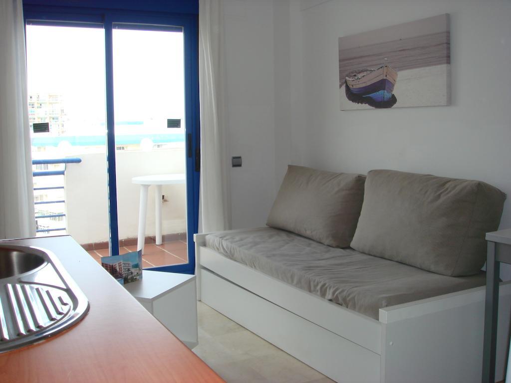 شقة Renthas Benalmadena Playa الغرفة الصورة