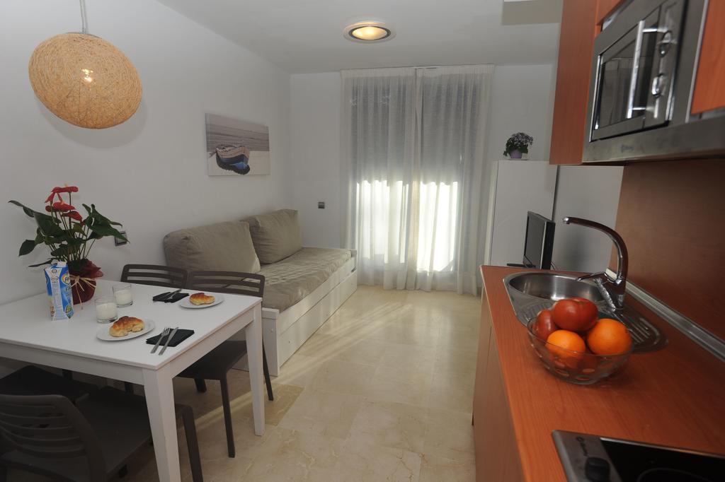 شقة Renthas Benalmadena Playa الغرفة الصورة
